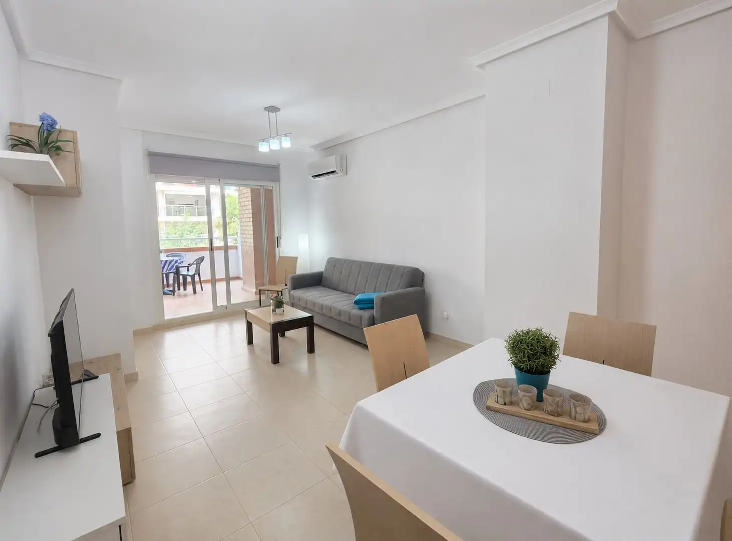 Apartament amb terrassa en venda a AMPLARIES 37, imagen 3