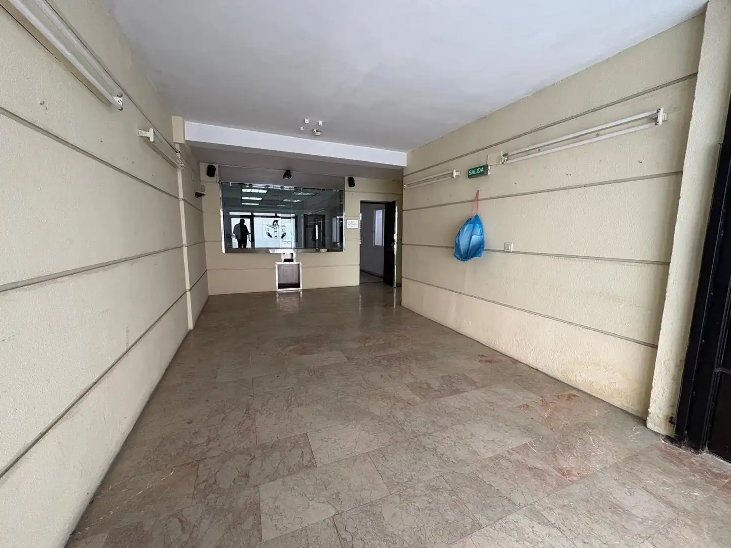 Local comercial en venda a Poniente-Sur