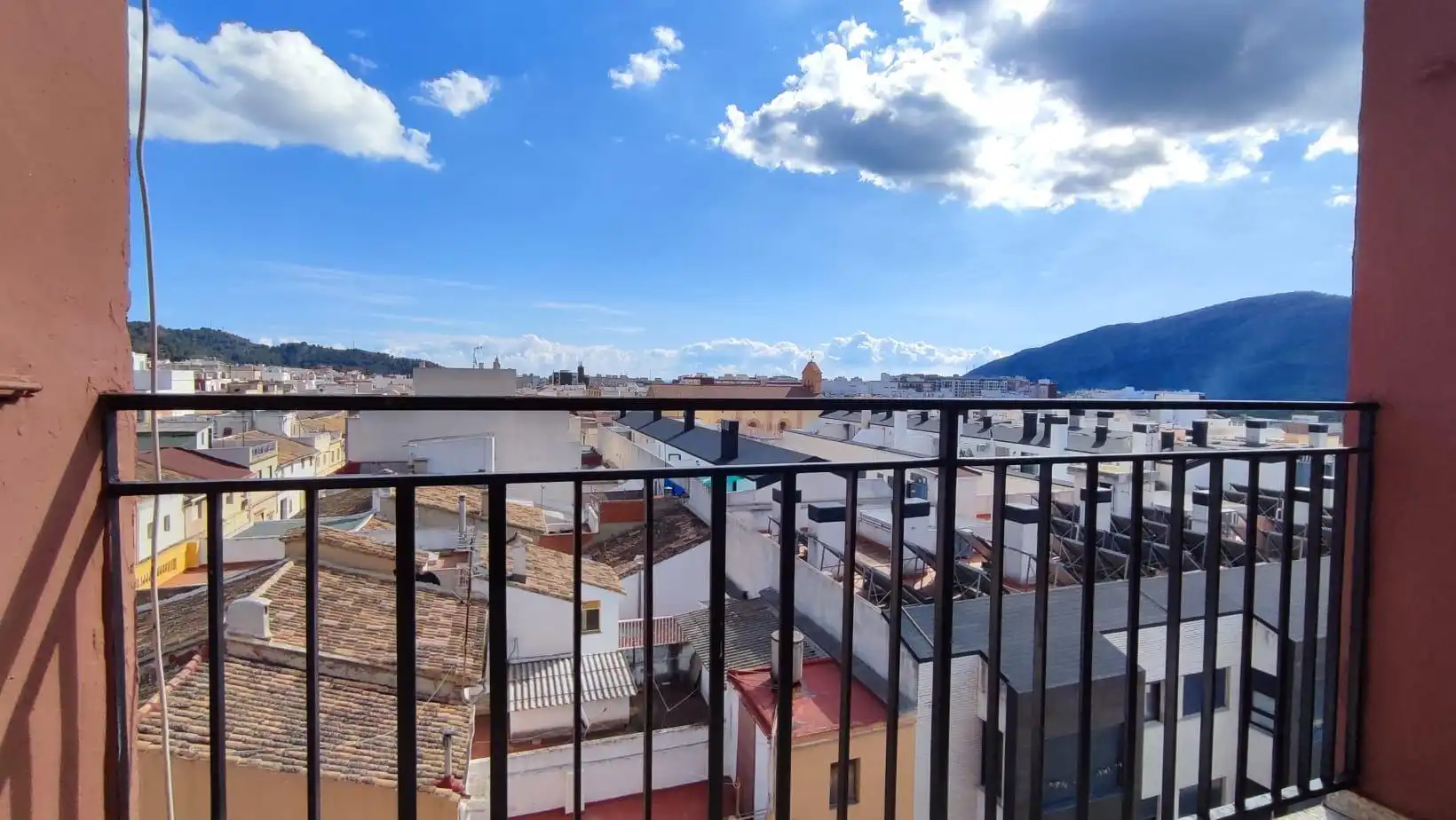 Vista exterior de Piso en venta en Tavernes de la Valldigna con Balcón