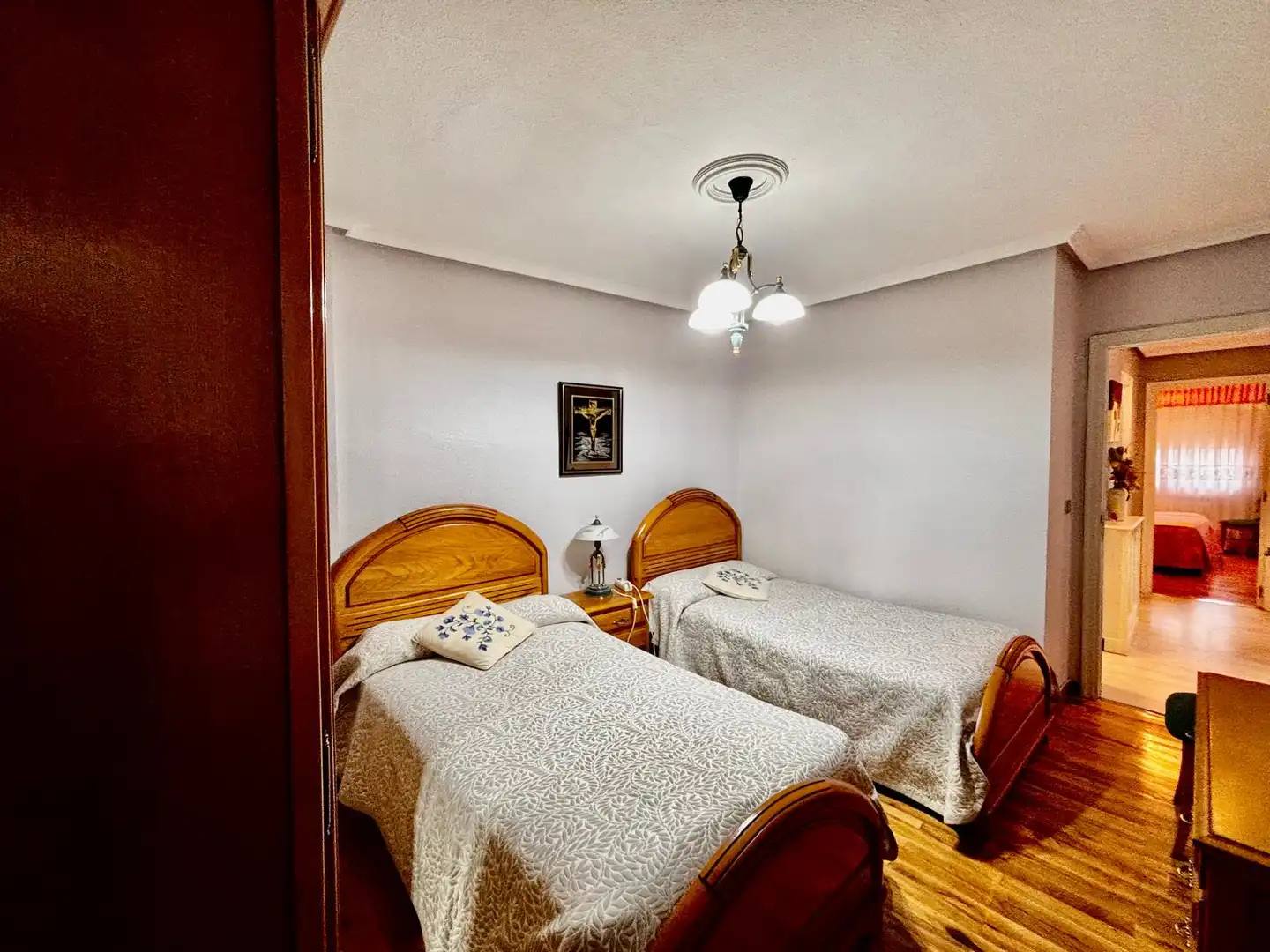 Dormitori de Pis en venda en La Bañeza  amb Calefacció, Parquet i Terrassa