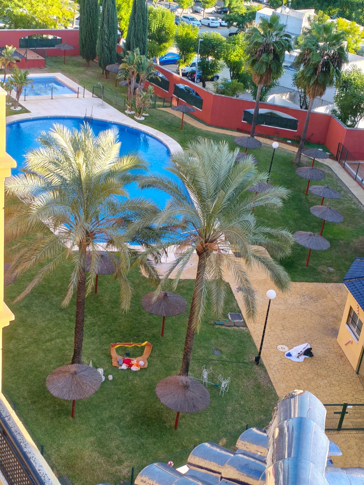 Piscina de Pis de lloguer en San Juan de Aznalfarache amb Aire condicionat, Calefacció i Terrassa