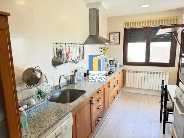 Cuina de Casa o xalet en venda en Moraleja del Vino amb Aire condicionat, Calefacció i Jardí privat