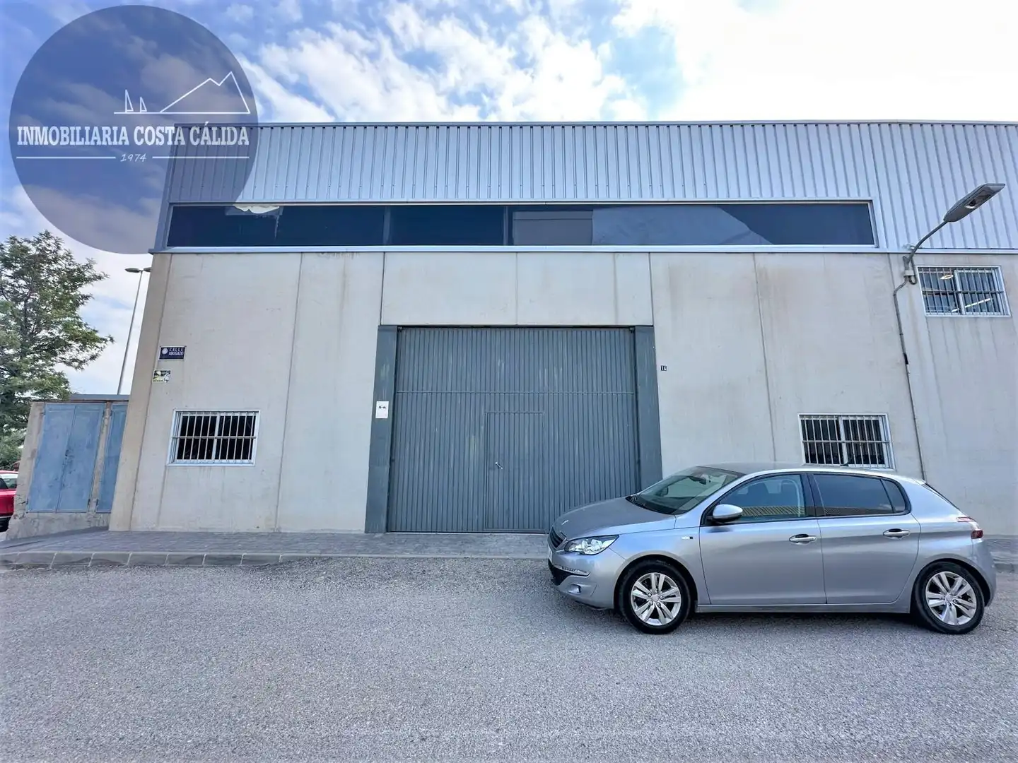 Vista exterior de Nave industrial en venta en Lorca
