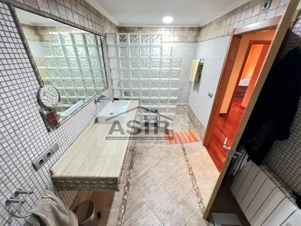 Bany de Casa o xalet en venda en Carcaixent amb Aire condicionat, Terrassa i Piscina