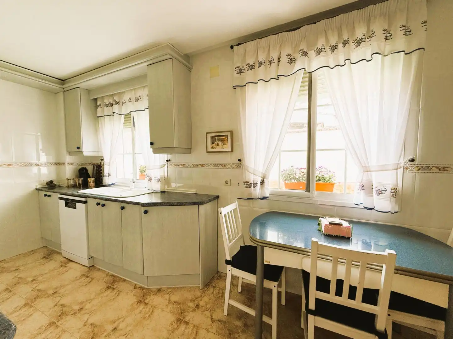 Cocina de Casa adosada en venta en Loeches con Calefacción, Jardín privado y Terraza