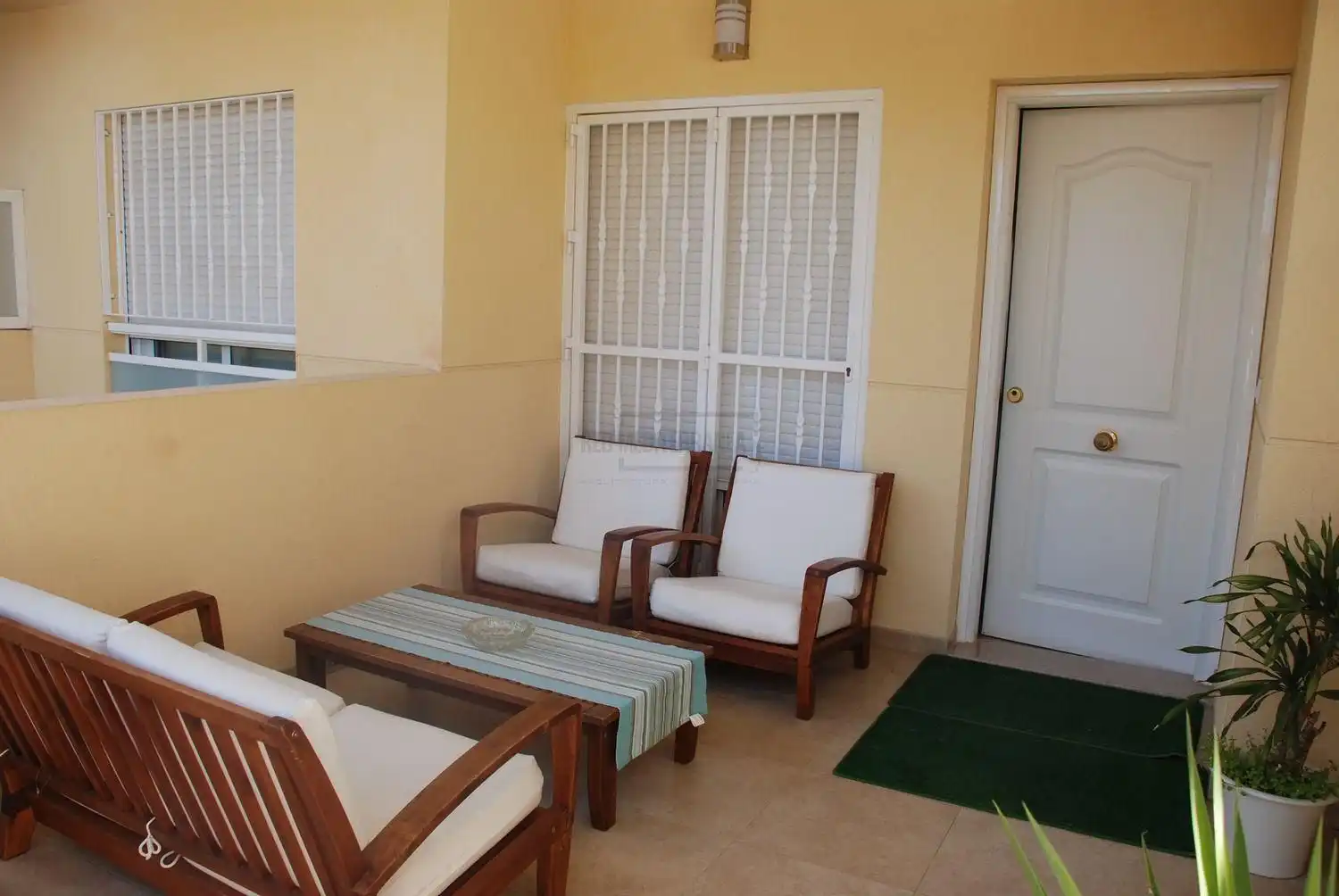 Terrasse von Einfamilien-Reihenhaus zum Verkauf in Gandia mit Klimaanlage, Terrasse und Abstellraum