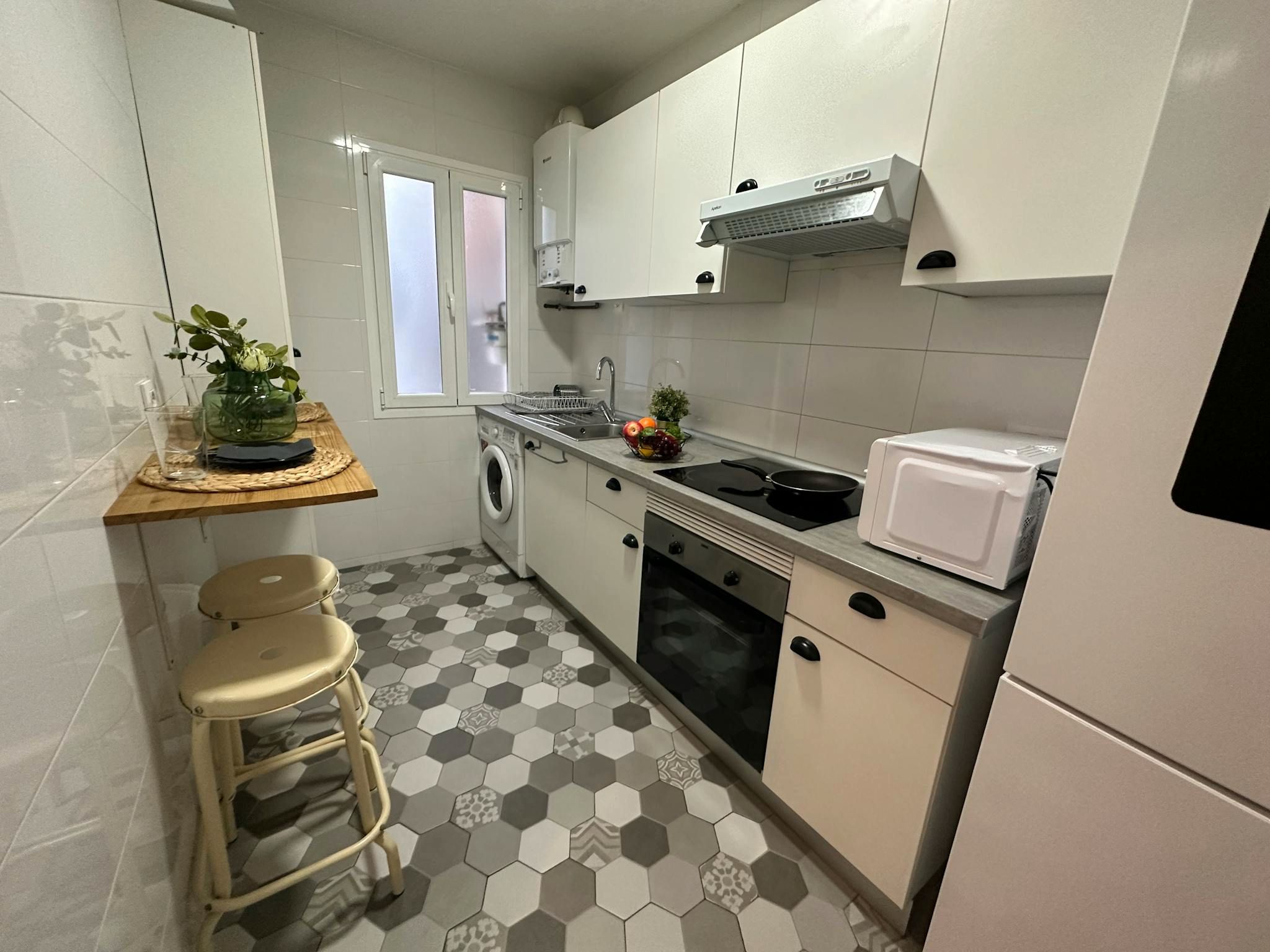 Kitchen of Flat to rent in  Madrid Capital  with Furnished, Washing machine and TV