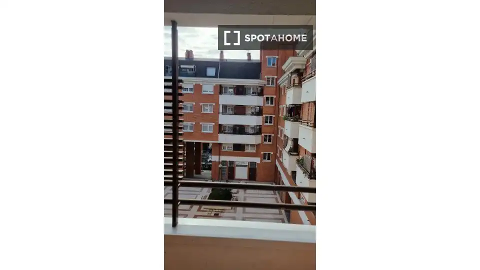 Terrassa de Pis per a compartir en Bilbao  amb Aire condicionat, Terrassa i Moblat