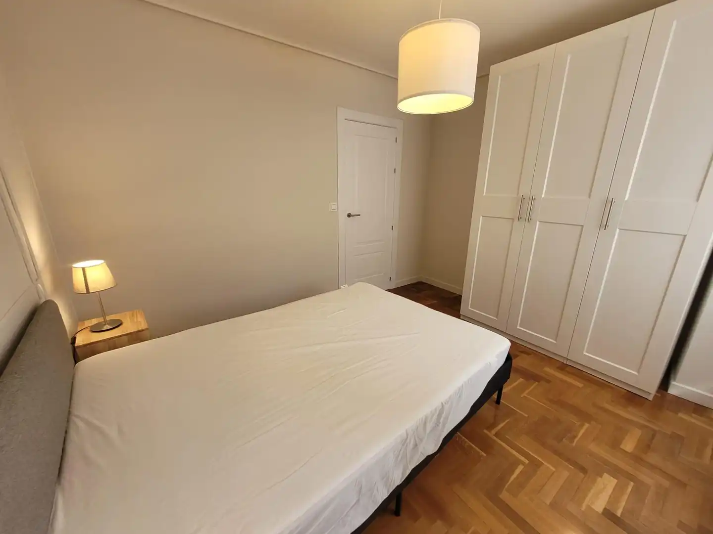Bedroom of Apartments for rent in Salamanca  with Heating, Parquet flooring and Furnished