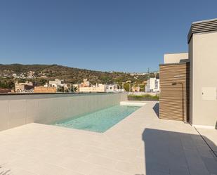 Swimming pool of Apartment to rent in  Barcelona Capital  with Air Conditioner, Heating and Terrace