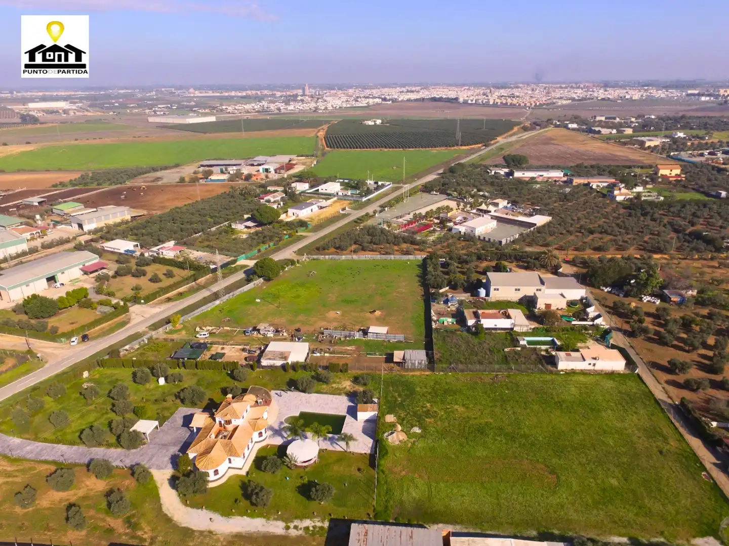 Außenansicht von Country house zum Verkauf in Utrera mit Klimaanlage, Heizung und Privatgarten