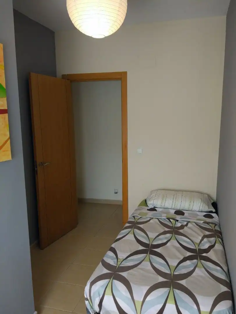 Habitación de Piso de alquiler en Algeciras con Amueblado y Piscina comunitaria