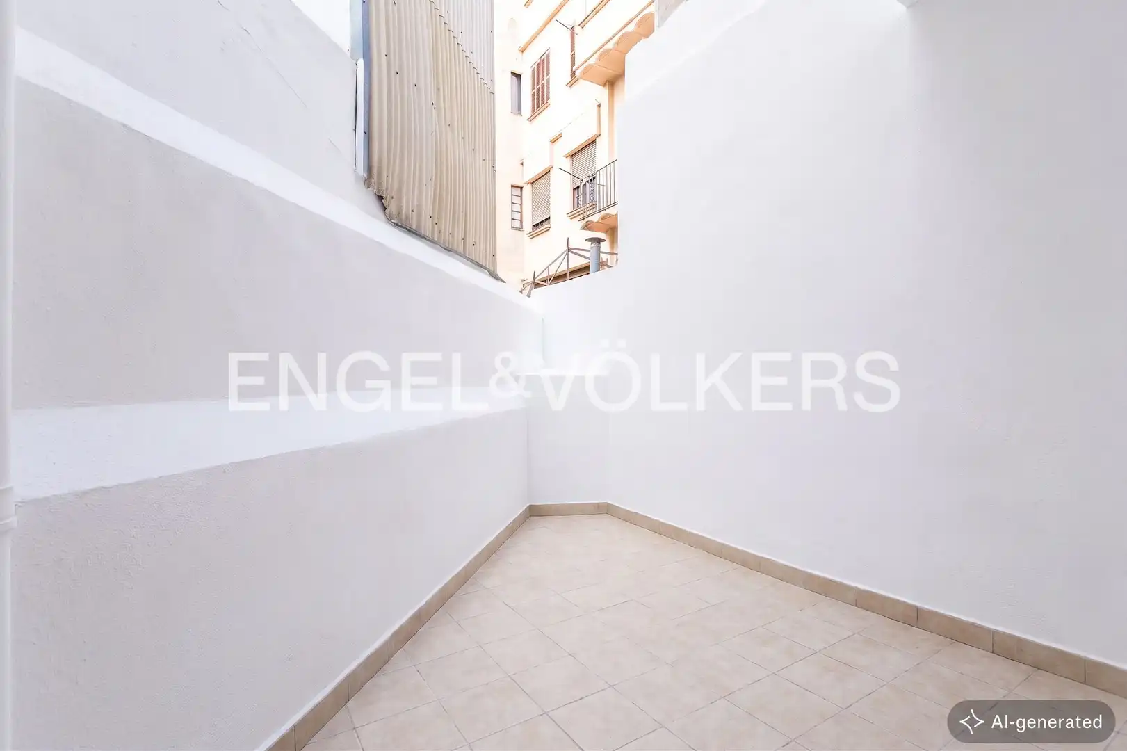 Terrasse von Einfamilien-Reihenhaus zum Verkauf in Tarragona mit Klimaanlage, Heizung und Balkon