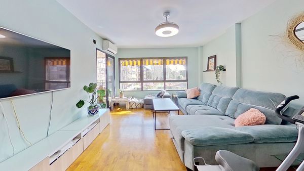 Sala d'estar de Pis en venda en Las Rozas de Madrid amb Aire condicionat, Calefacció i Jardí privat