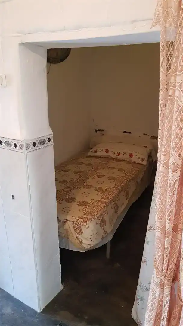 Dormitori de Casa adosada en venda en Almoharín amb Jardí privat i Rentadora