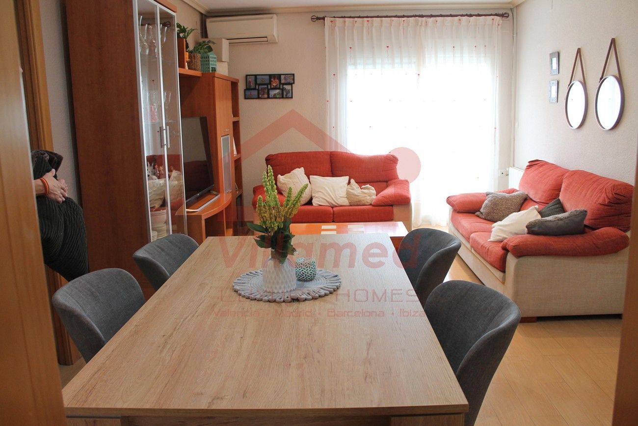 Exterior view of Flat for sale in L'Eliana  with Air Conditioner, Heating and Oven