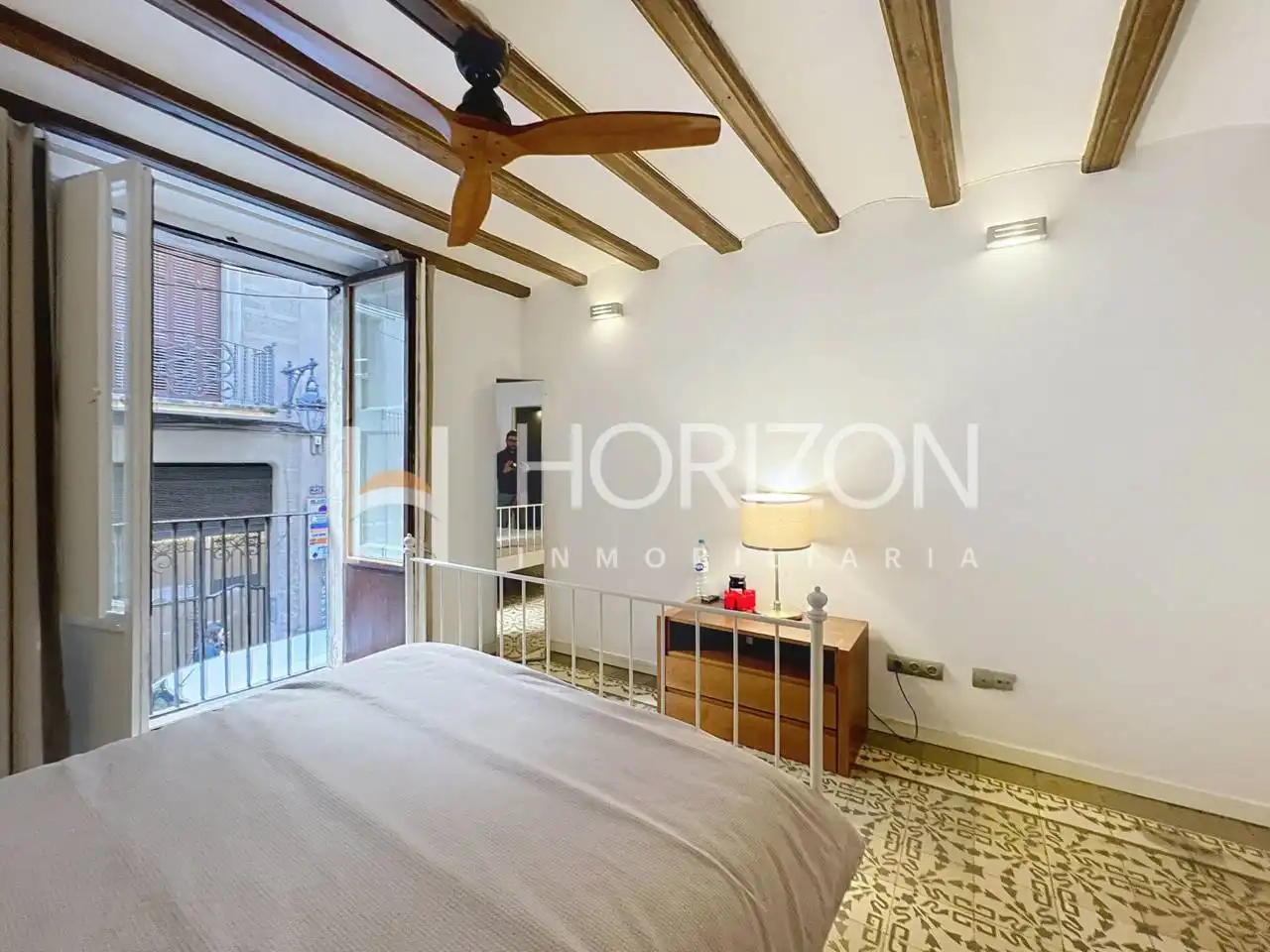 Dormitori de Apartament en venda en Barcelona amb Aire condicionat, Calefacció i Moblat