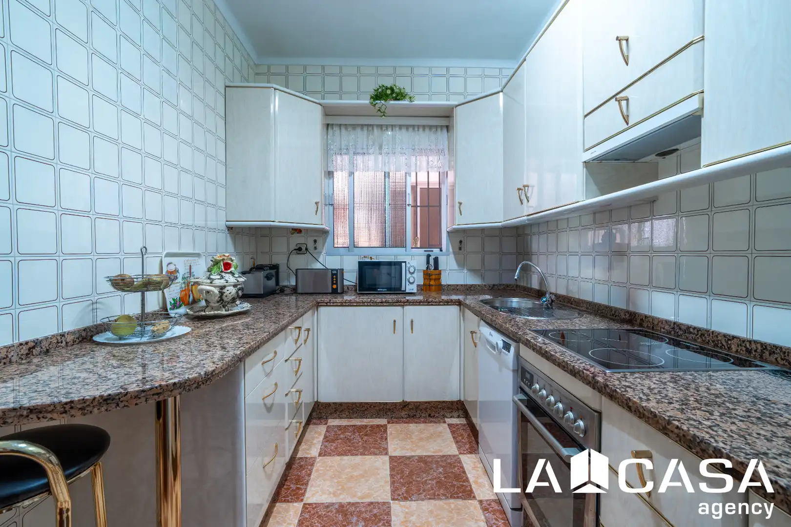 Kitchen of Houses for sale in Dos Hermanas  with Air Conditioner, Heating and Furnished