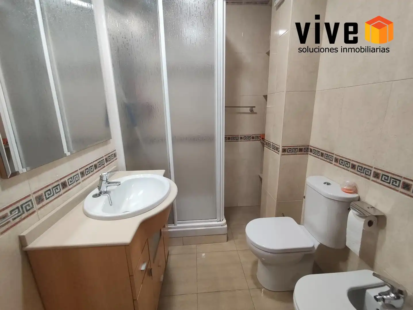 Bathroom of Flat for sale in Sevilla  with Air Conditioner