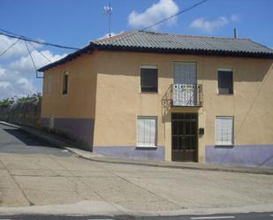 Exterior view of House or chalet for sale in Palacios de la Valduerna  with Balcony