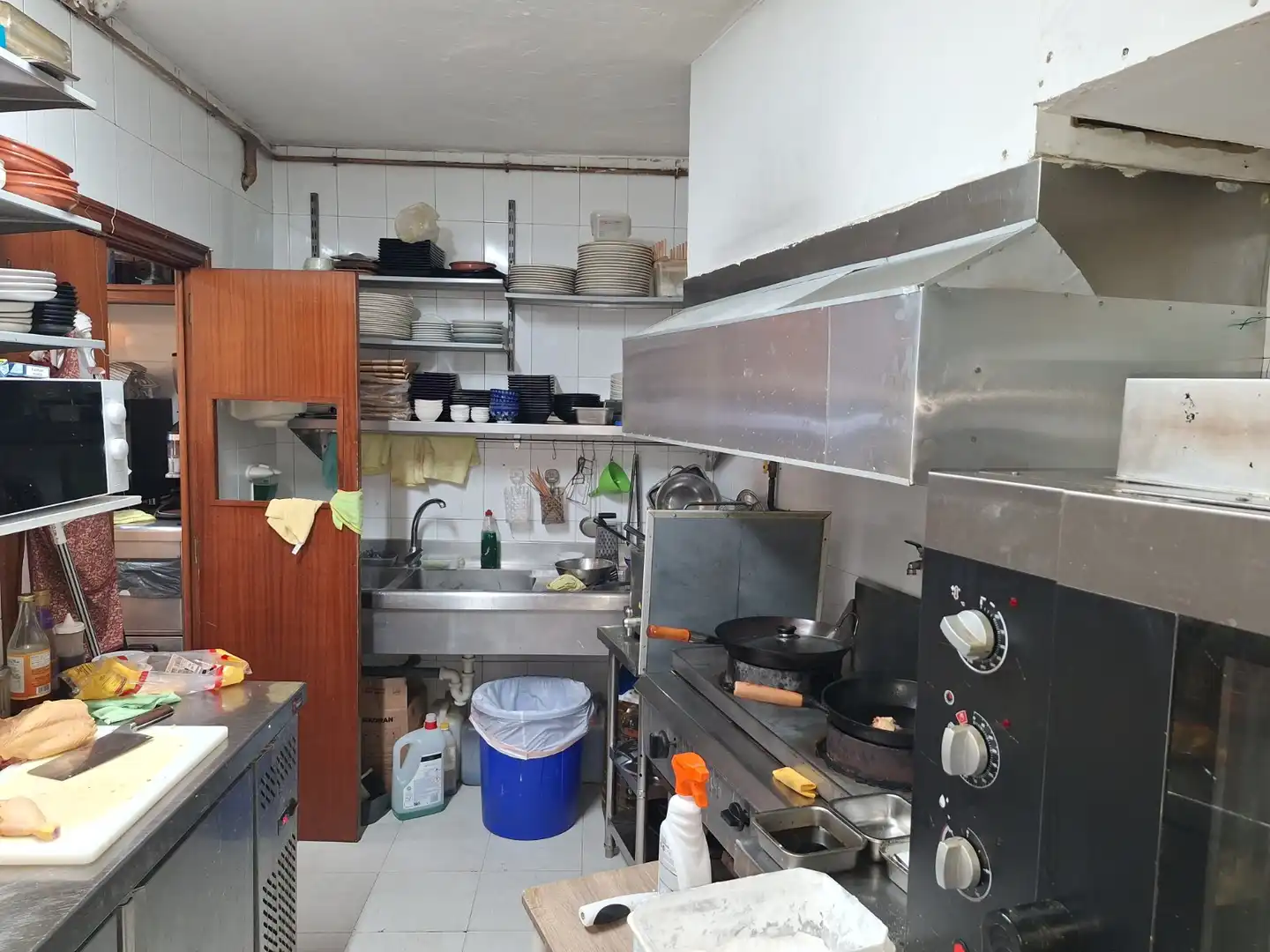 Business premises for transfer in Sants - Montjuïc, imagen 2