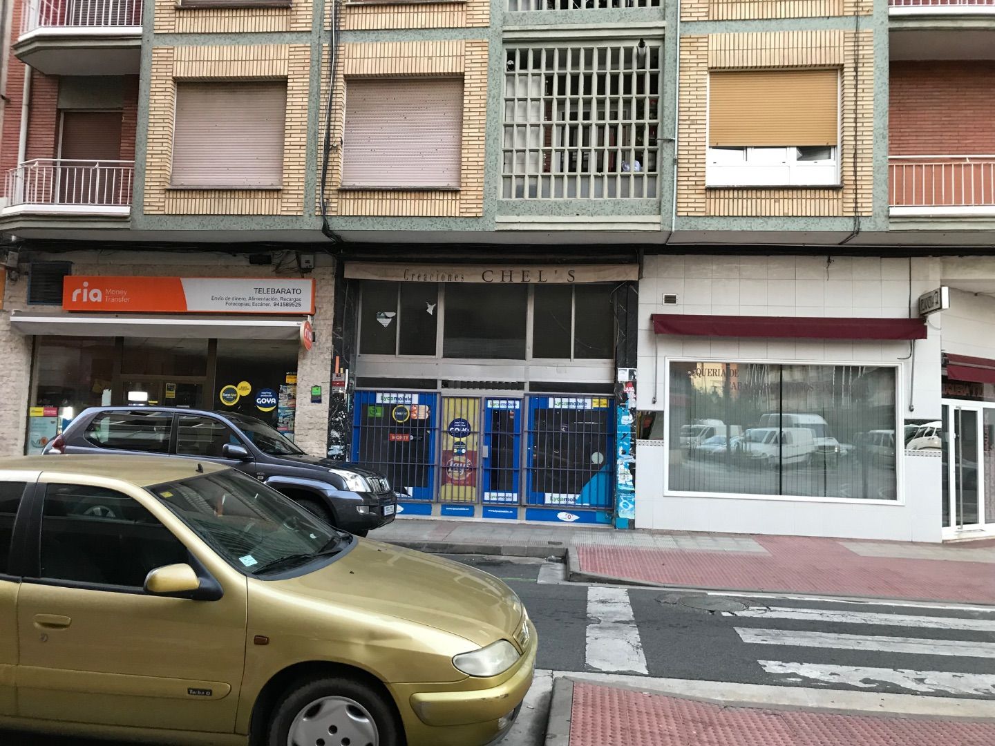 Vista exterior de Local en venda en  Logroño
