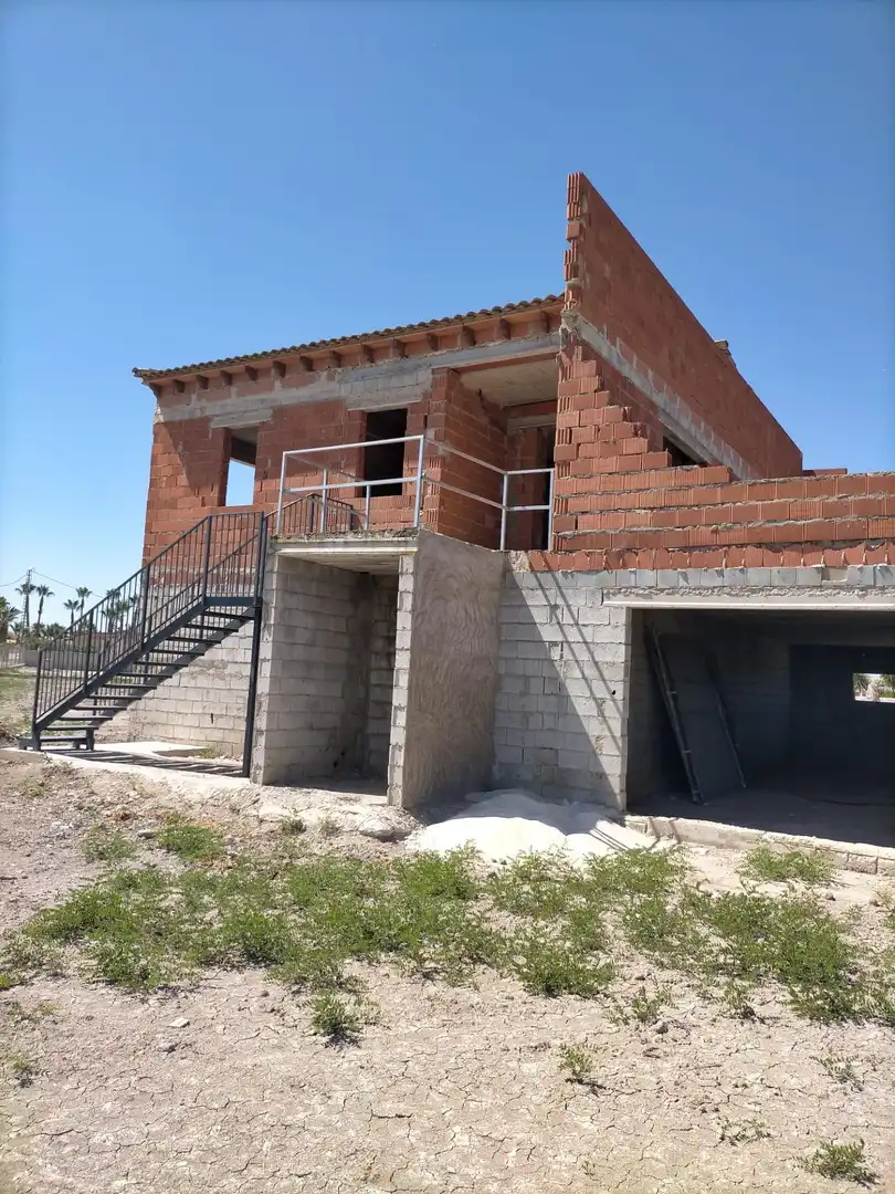 Vista exterior de Casa o xalet en venda en Orihuela amb Jardí privat, Terrassa i Traster