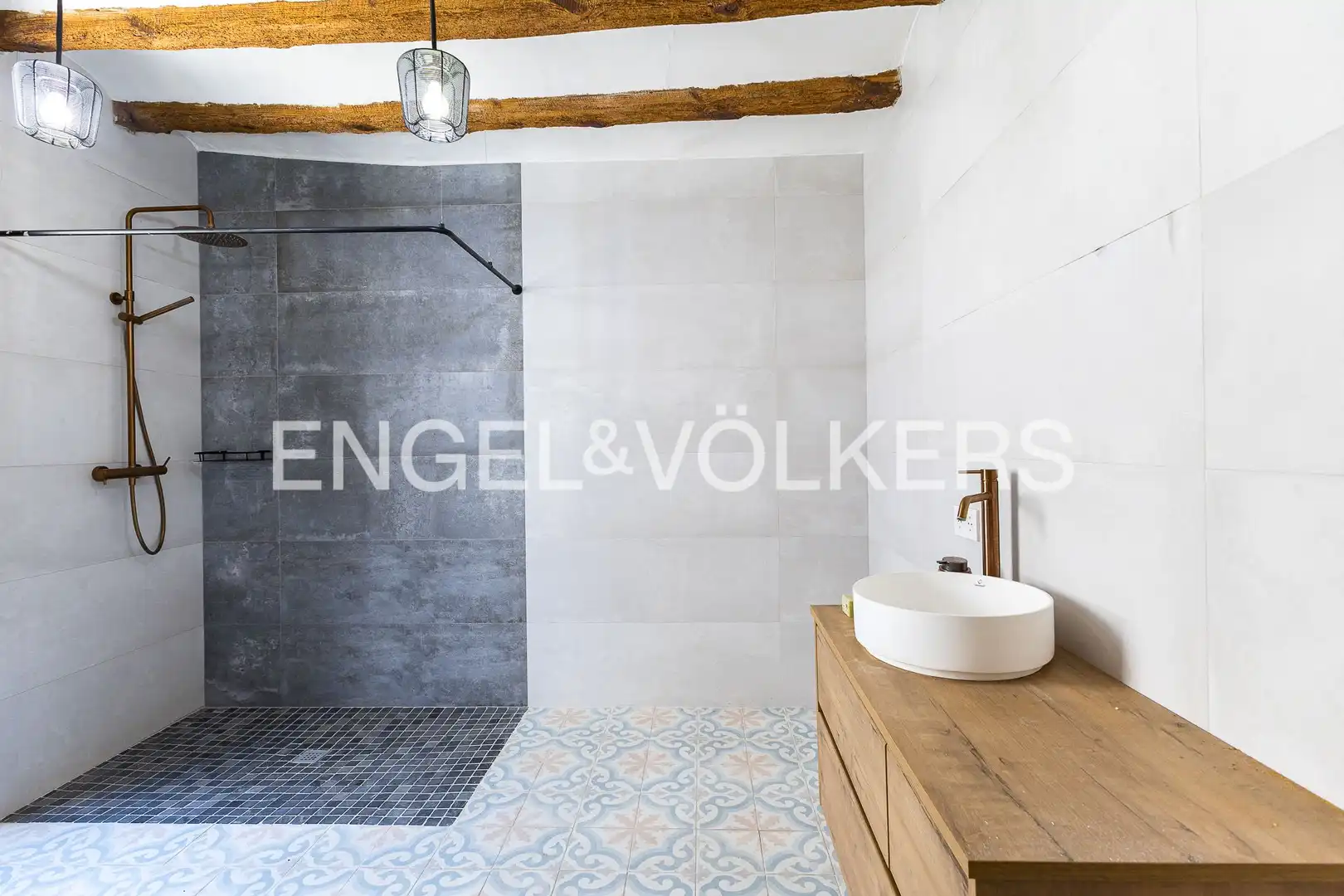 Badezimmer von Haus oder Chalet zum Verkauf in Constantí mit Klimaanlage, Heizung und Parkett