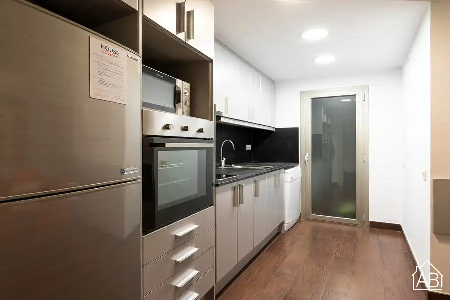 Küche von Wohnungen zum Verkauf in Barcelona mit Möbliert und Balkon