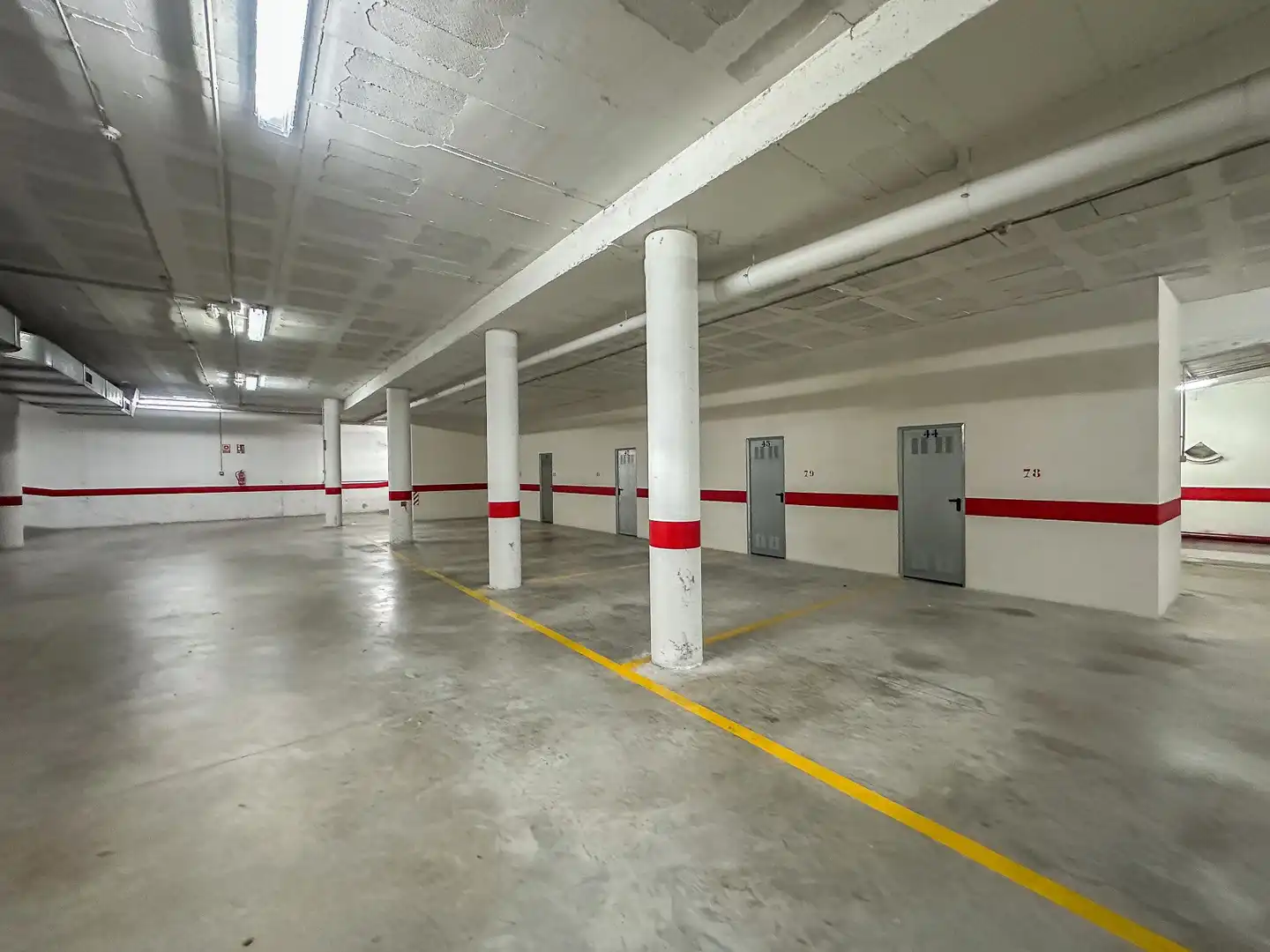 Parking of Flat for sale in Aspe  with Air Conditioner and Balcony