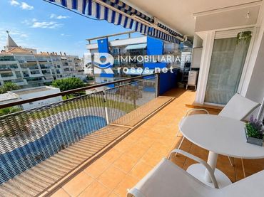 Flat with pool for sale in Puerto Marina