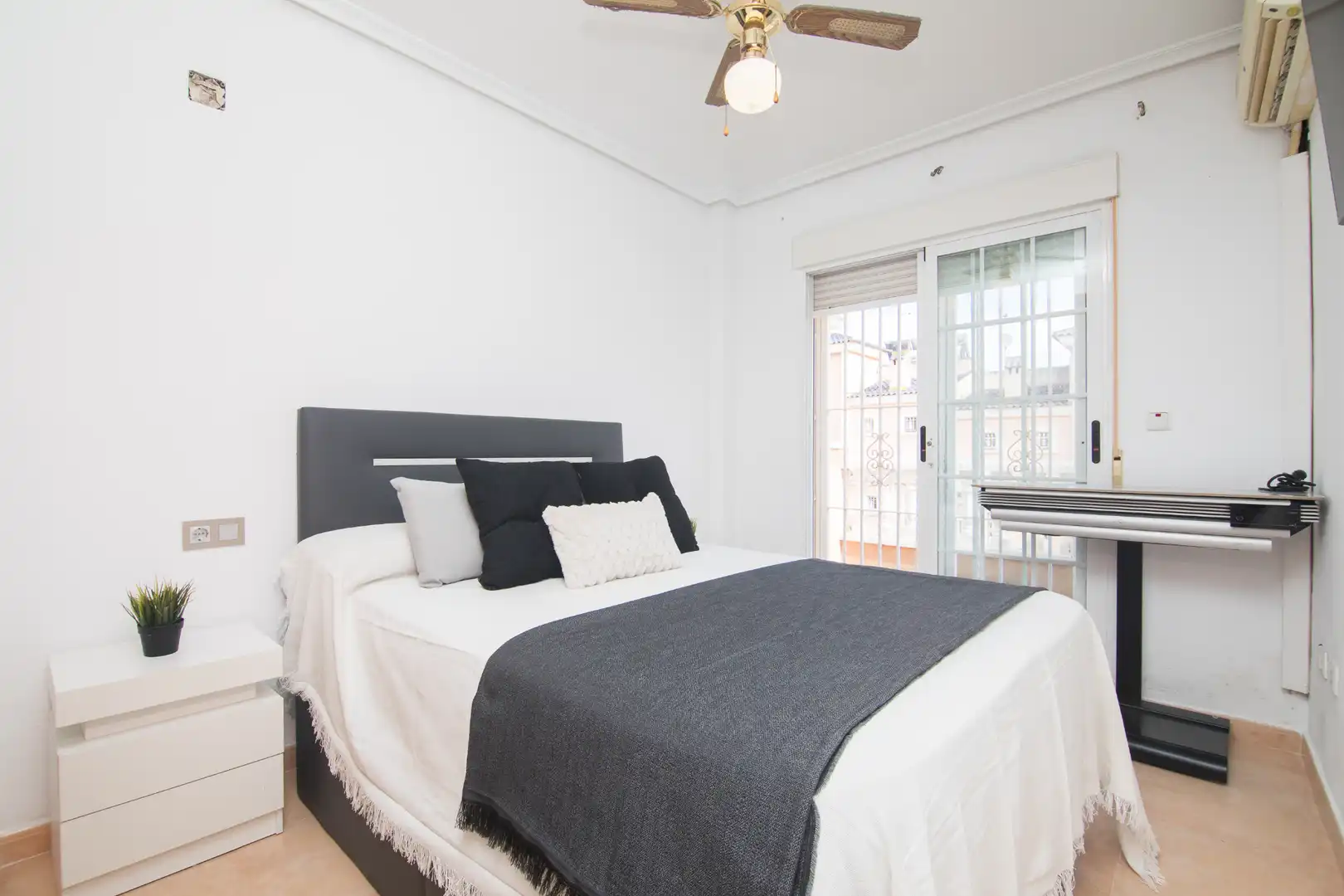 Bedroom of Houses for sale in Santa Pola  with Air Conditioner, Private garden and Terrace