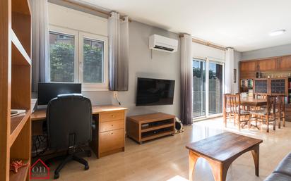 Living room of Flat for sale in Sant Cugat del Vallès  with Air Conditioner