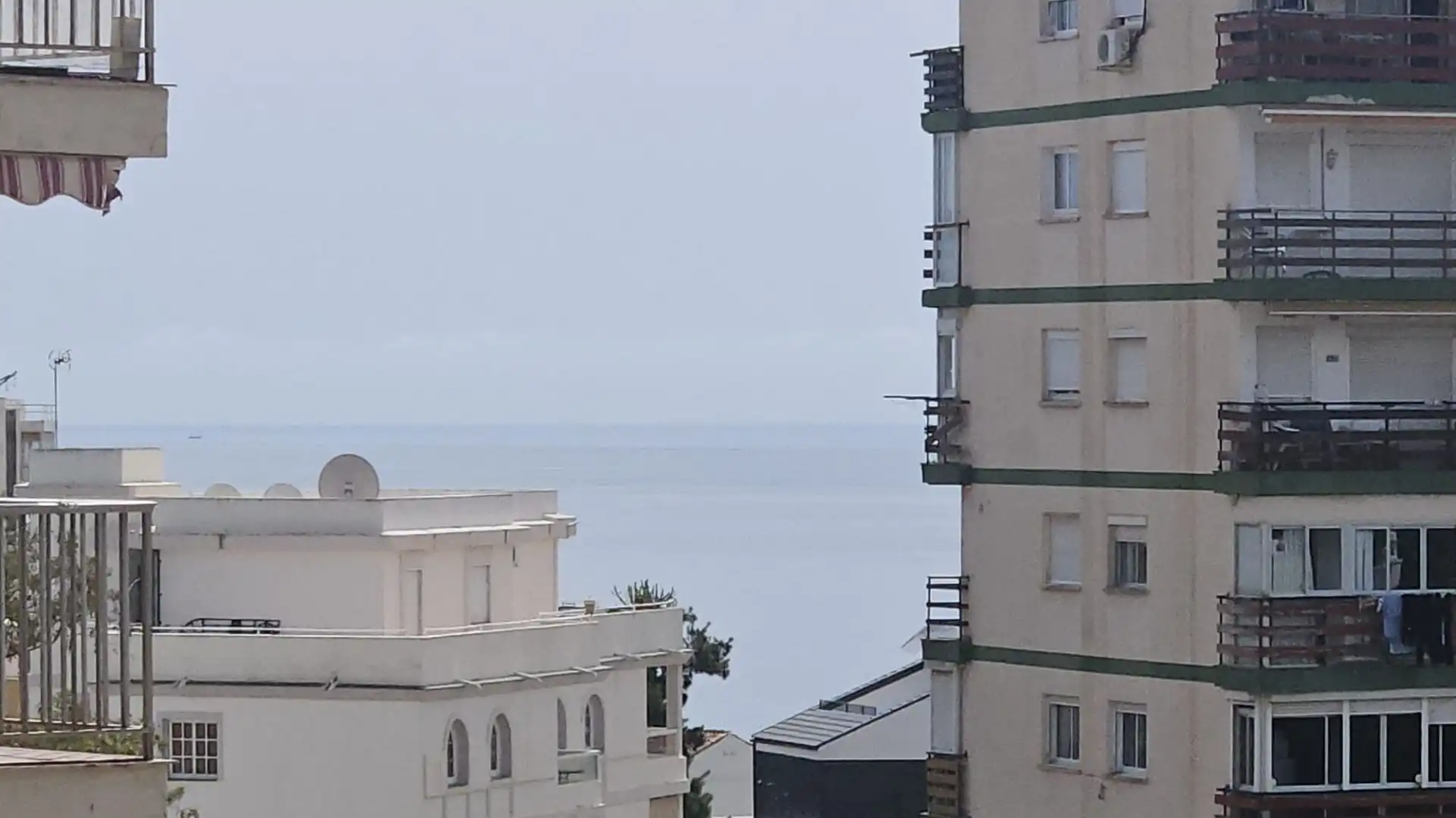 Habitación de Estudio en venta en Benalmádena con Terraza y Piscina comunitaria