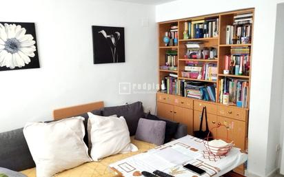 Sala d'estar de Pis en venda en  Madrid Capital amb Calefacció