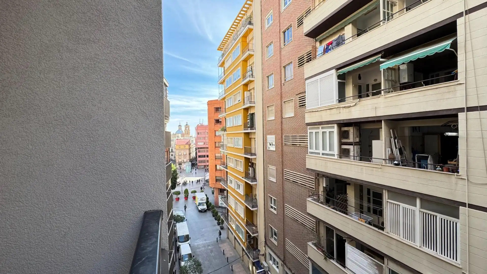 Vista exterior de Piso para compartir en Alicante / Alacant con Terraza, Amueblado y Alarma