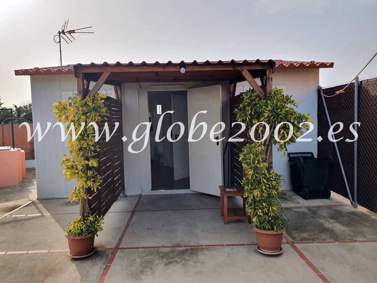 Vista exterior de Casa o xalet de lloguer en Chiclana de la Frontera amb Aire condicionat i Moblat