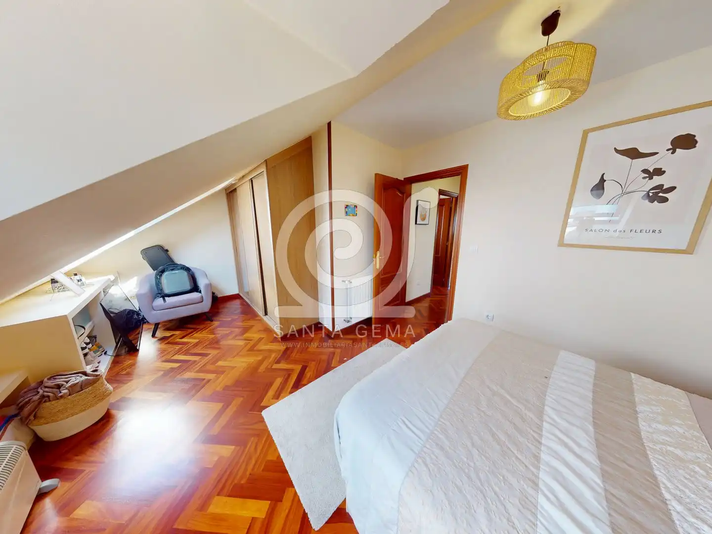 Schlafzimmer von Dachboden zum Verkauf in A Coruña Capital  mit Heizung