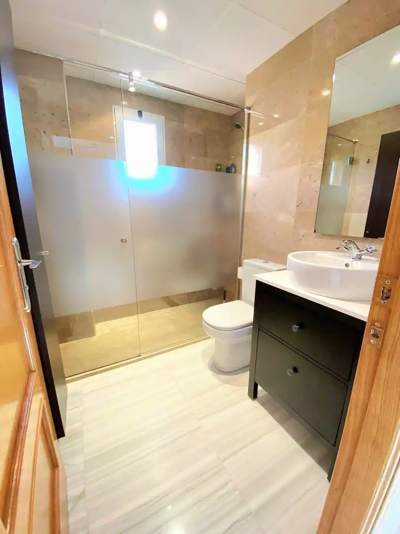 Badezimmer von Wohnung zur Miete in Jávea / Xàbia mit Klimaanlage, Heizung und Terrasse