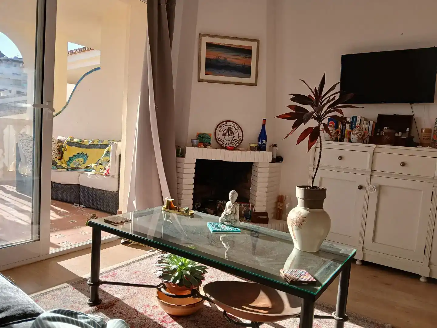 Sala d'estar de Apartament de lloguer en Mijas amb Aire condicionat i Piscina