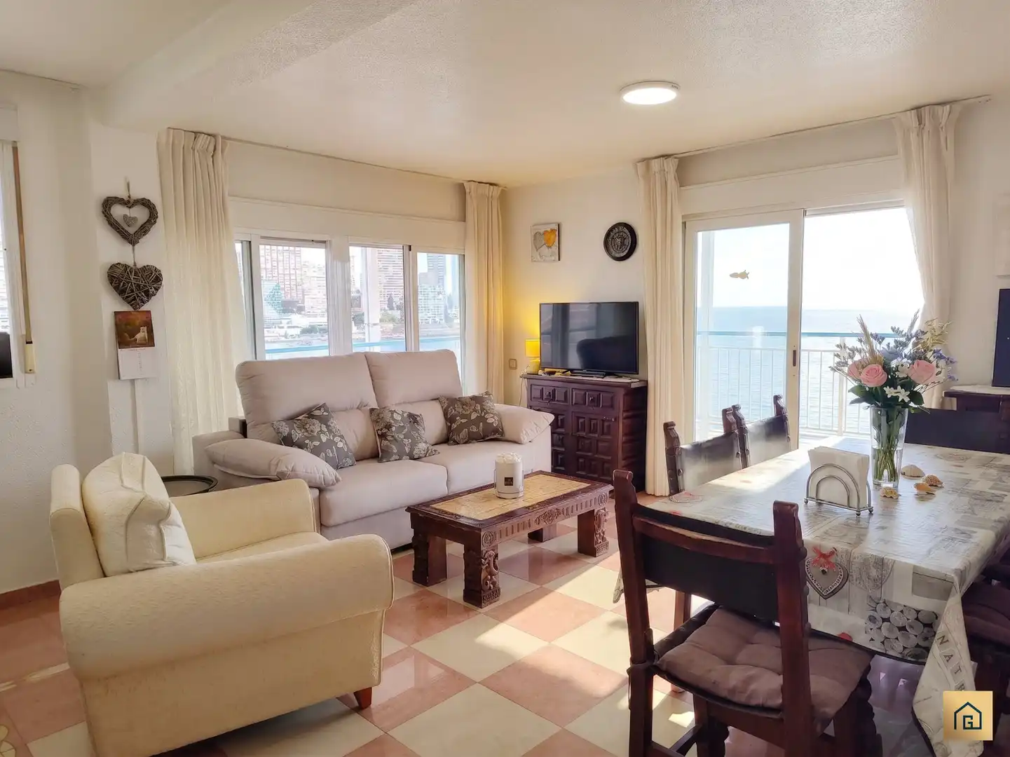 Sala de estar de Piso en venta en Benidorm con Terraza, Amueblado y Alarma