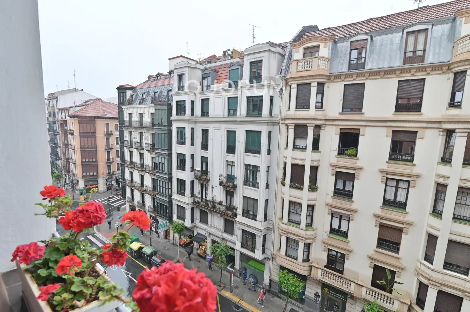 Vista exterior de Pis en venda en Bilbao  amb Calefacció