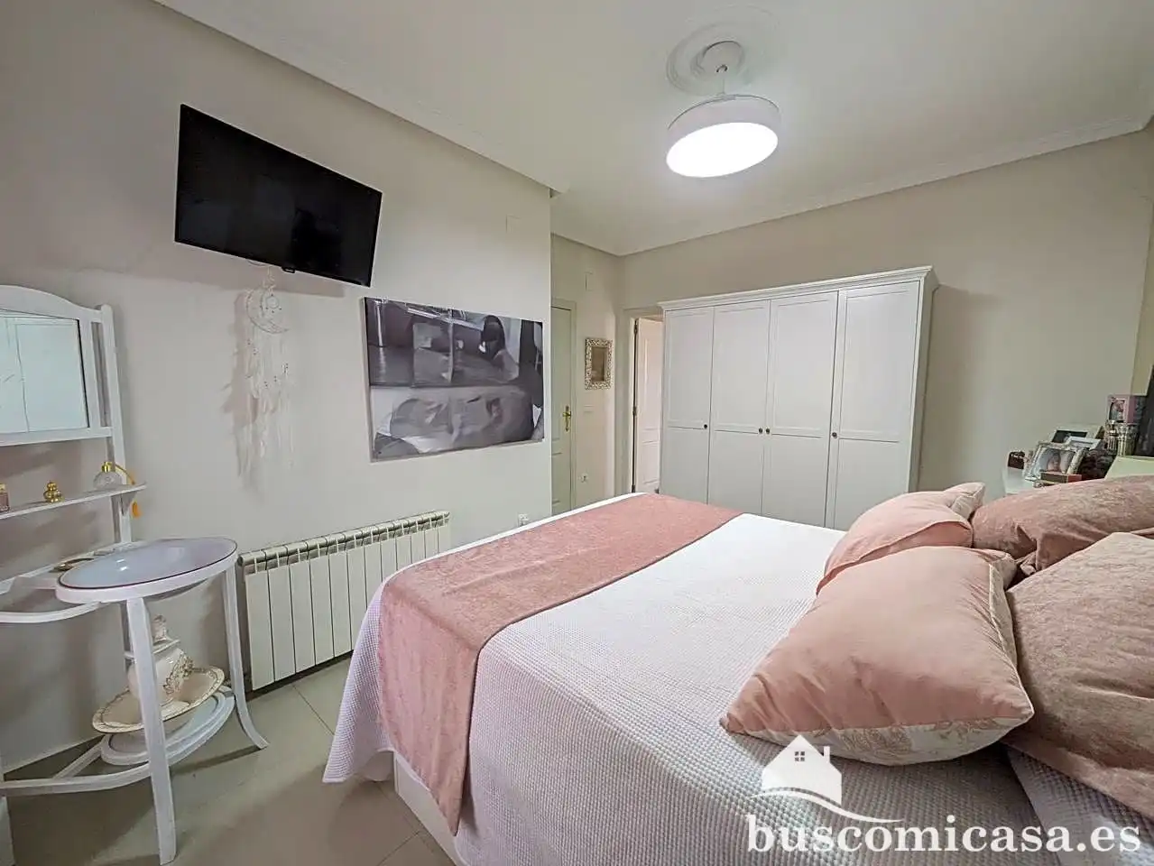 Dormitori de Casa o xalet en venda en Linares amb Aire condicionat, Calefacció i Jardí privat