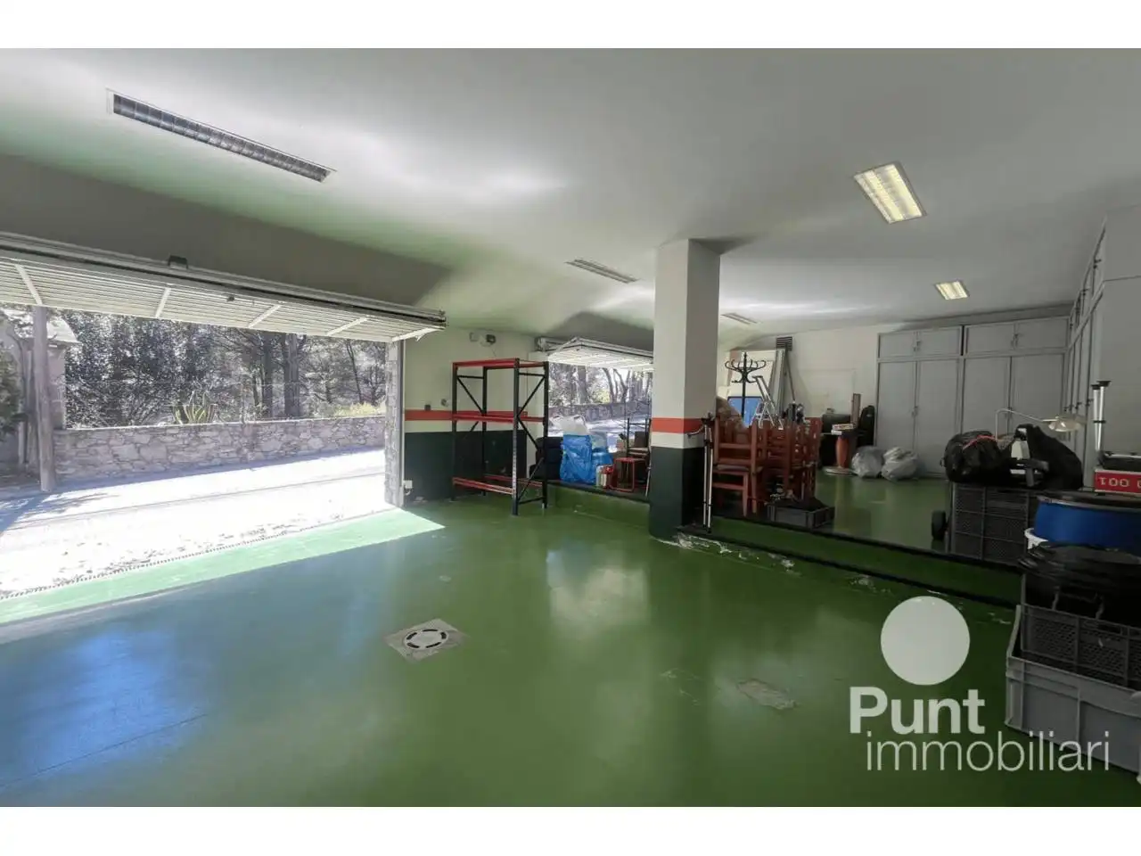 Parking de Casa o chalet en venta en Premià de Dalt con Aire acondicionado, Calefacción y Jardín privado
