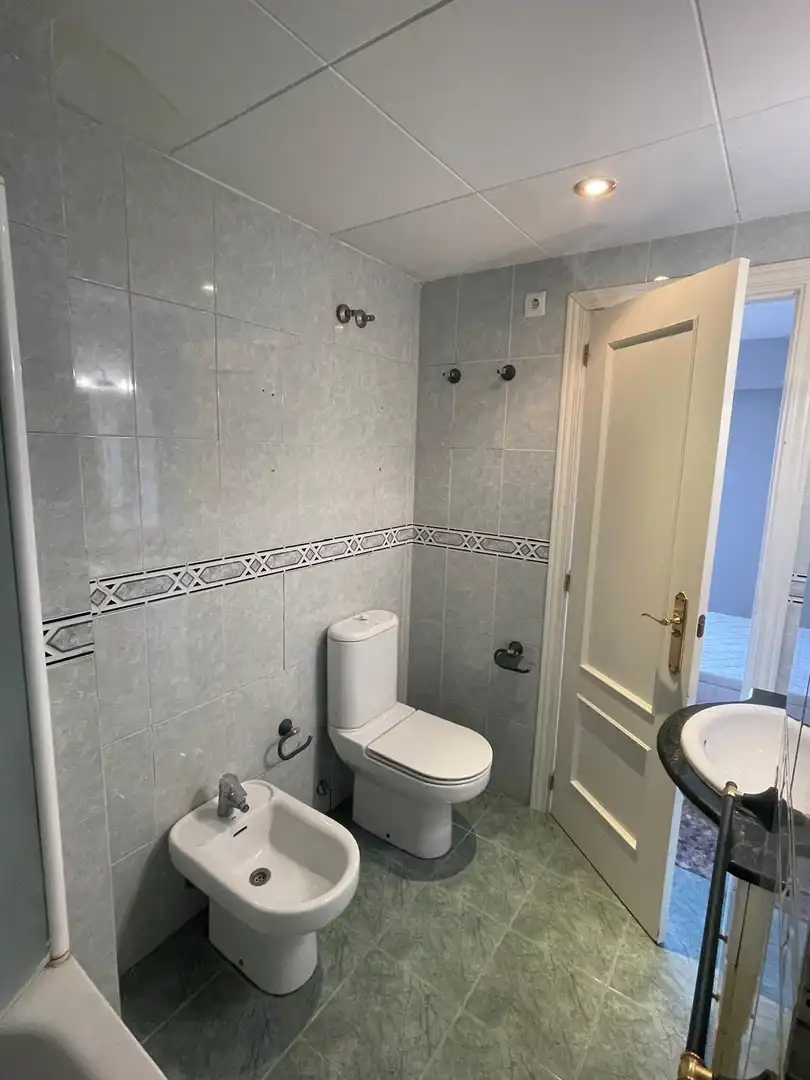 Baño de Piso en venta en Valencia con Aire acondicionado, Terraza y Balcón