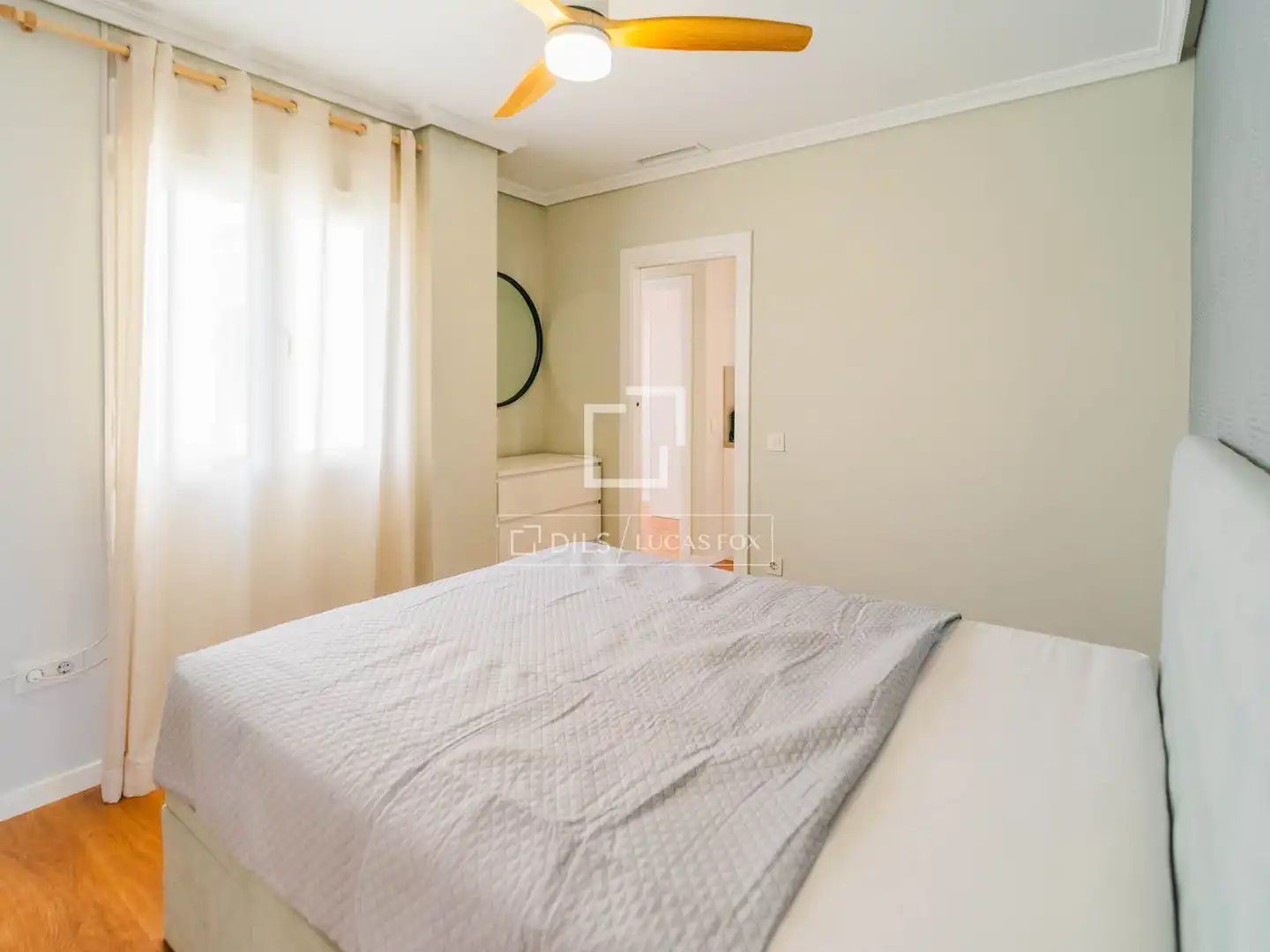 Dormitori de Àtic de lloguer en Valencia amb Aire condicionat, Parquet i Terrassa