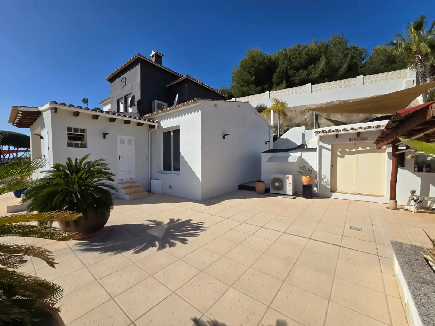Vista exterior de Casa o chalet en venta en Calpe / Calp con Aire acondicionado, Calefacción y Jardín privado