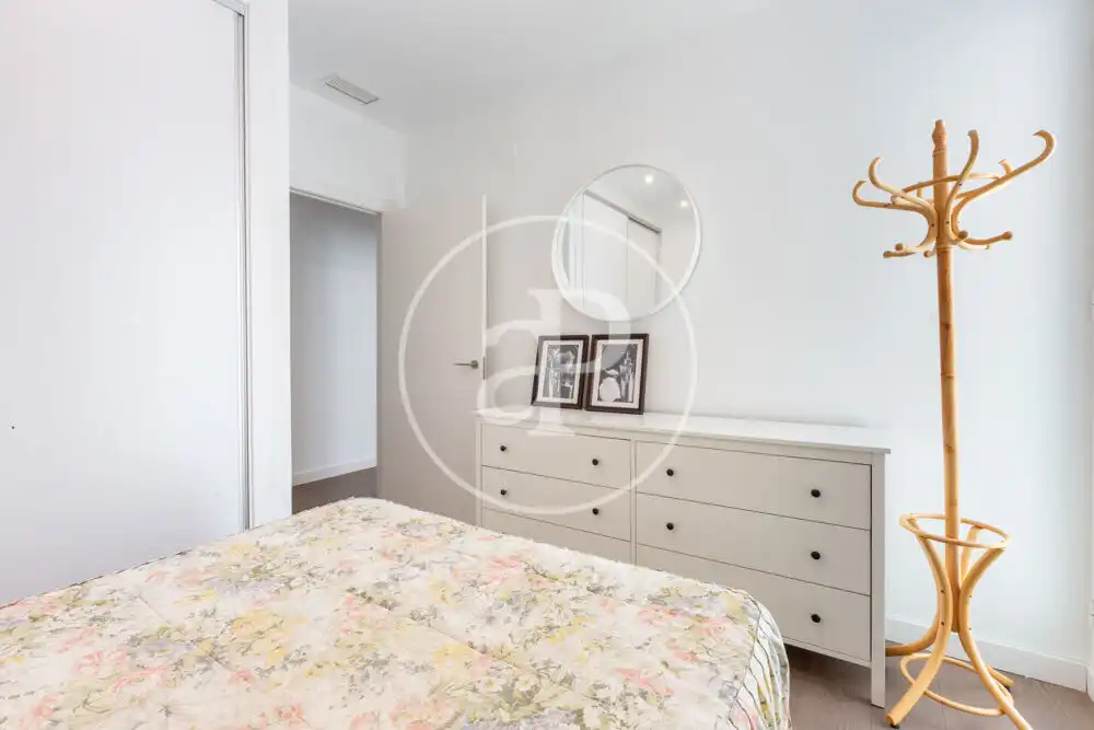Schlafzimmer von Wohnung zur Miete in Valencia mit Klimaanlage, Terrasse und Abstellraum