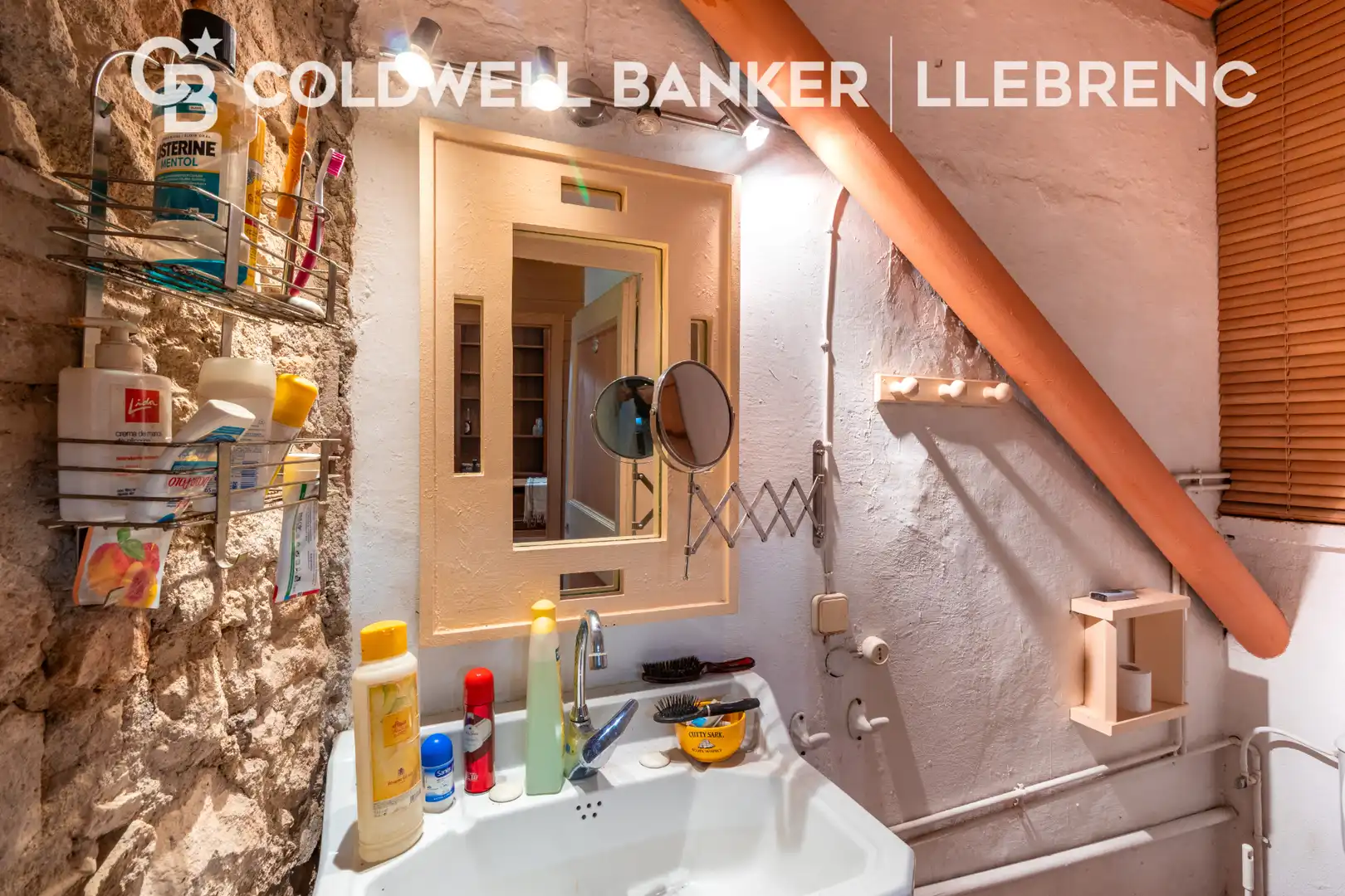 Baño de Dúplex en venta en Barcelona con Aire acondicionado, Horno y Lavadora