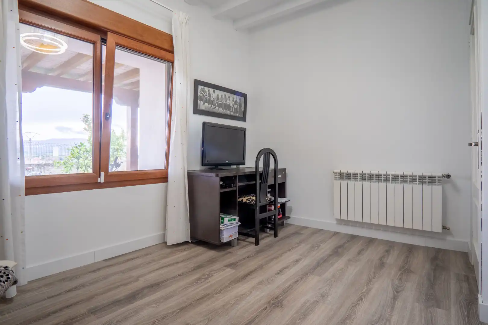 Sala d'estar de Casa o xalet en venda en Santillana del Mar amb Calefacció, Jardí privat i Parquet